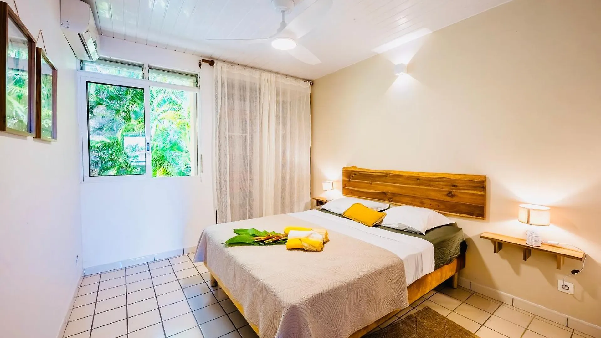 Holiday home Maison Yole Bleue - Vue Sur Les Trois Ilets